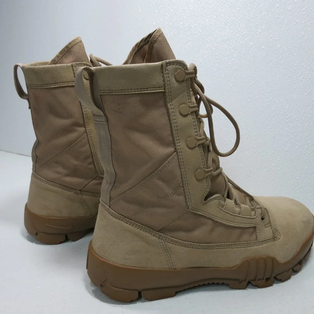 Nike comfortable uppers boots